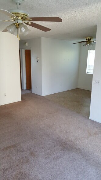 Building Photo - 522 W Fallbrook St
