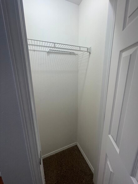 Building Photo - 317 S Market St