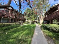 Building Photo - PET FRIENDLY! !Amazing 1 bedroom apartment in Santa Ana!