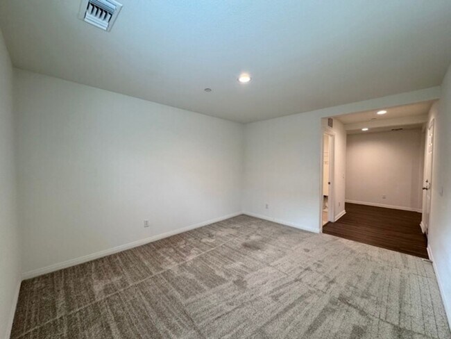 Building Photo - Newly built 4 bedroom Winchester home for ...