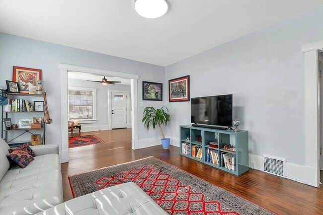 Building Photo - 244 S Volutsia Ave