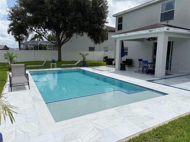 Building Photo - 12236 Fairlawn Dr