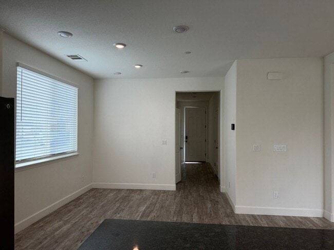 Building Photo - Spacious 4 Bedroom Home in Rocklin – 2,088 Sq Ft