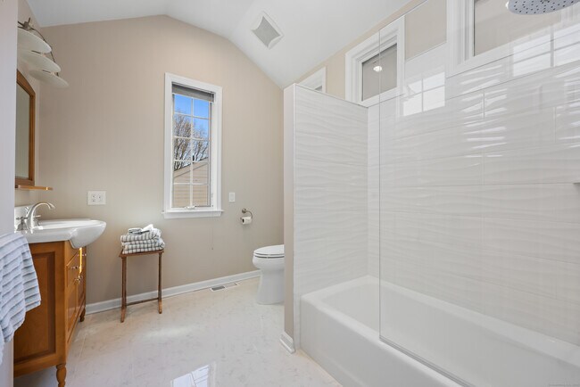 Building Photo - 6 Tonetta Cir