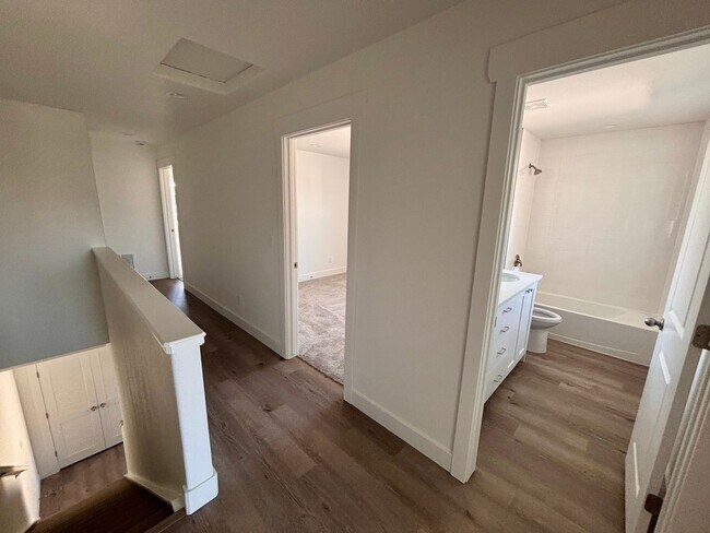 Building Photo - 3648 Byram Pt
