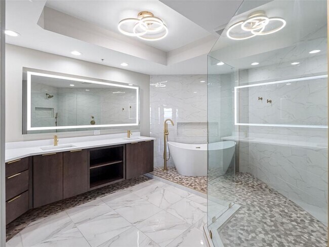 Building Photo - 5823 Bowen Daniel Dr