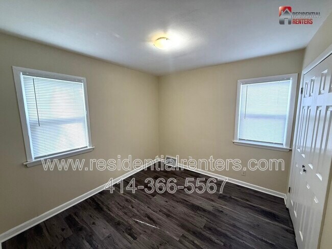 Building Photo - 4703 N 45th St