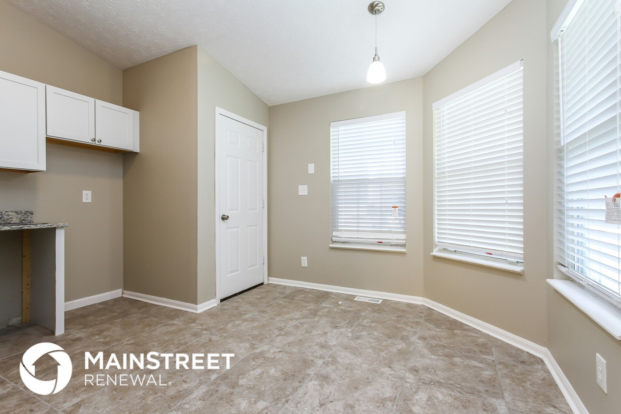 Building Photo - 644 Woods Crossing Ln