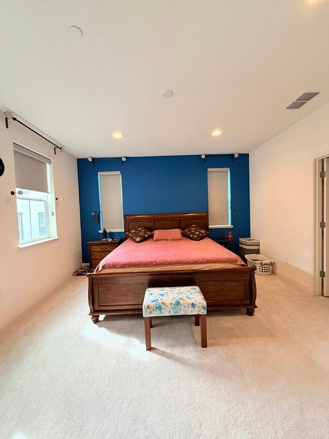 Building Photo - 3138 Vittoria Loop