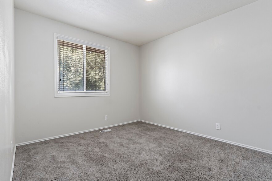 Building Photo - 715 N 1050 W