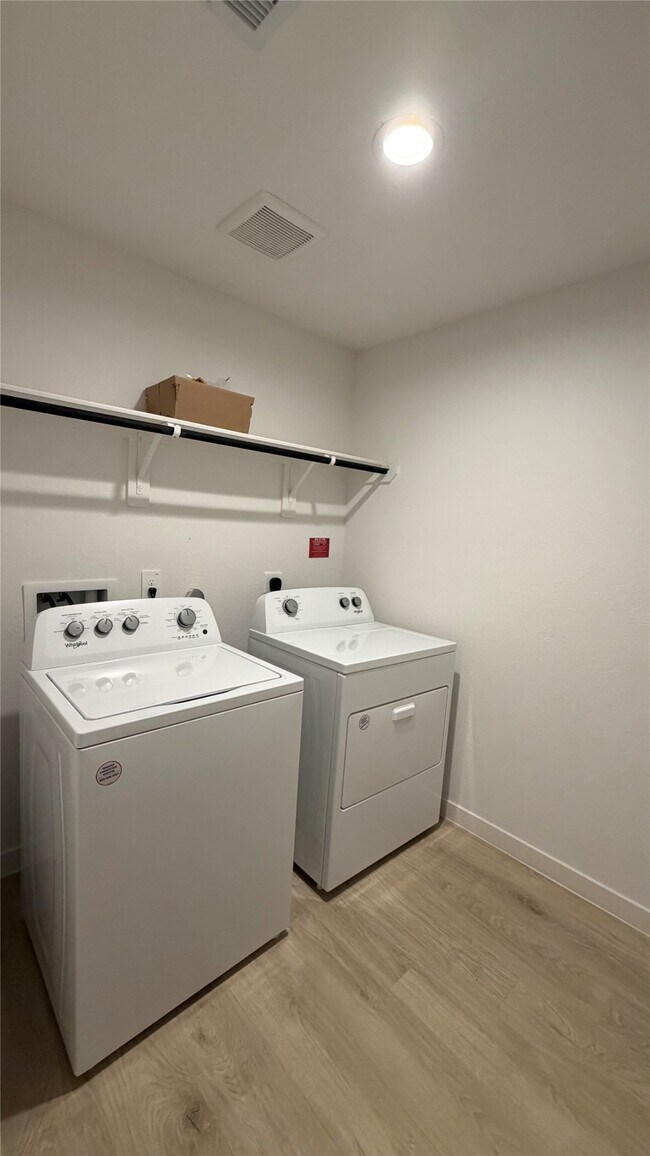 Building Photo - 3927 Wickley Park Way