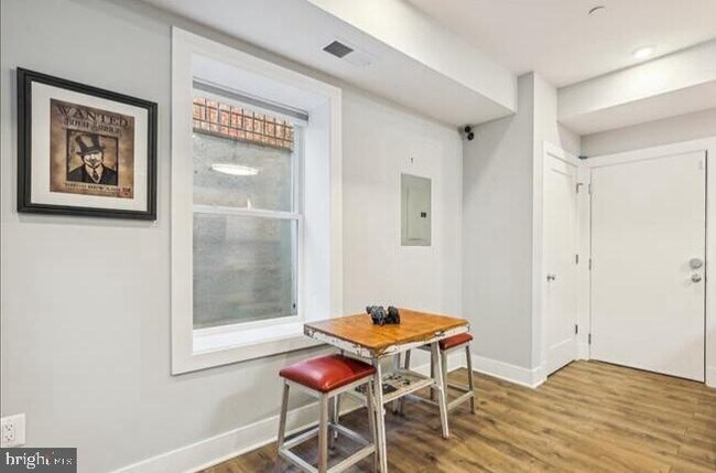 Building Photo - 1340 Nicholson St NW