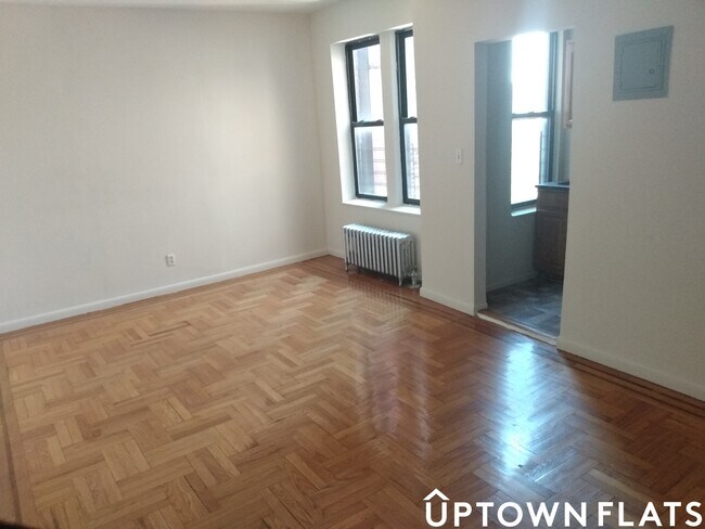 Building Photo - 3204 Holland Ave