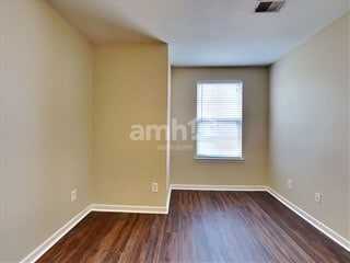 Building Photo - 212 Meadow Wood Rd