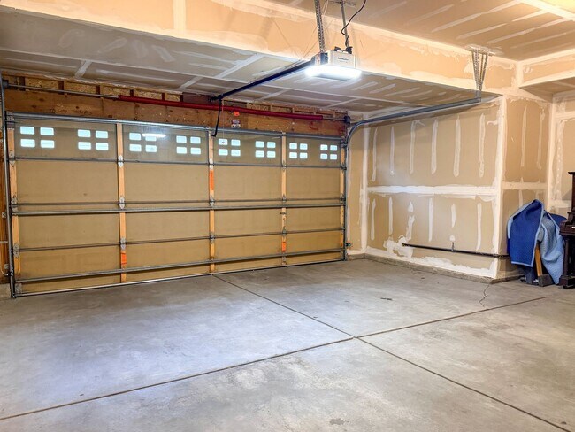 Building Photo - 12723 W Bowles Pl