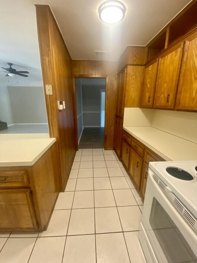 Building Photo - Available Now! 4 bed/2 bath in Harker Heights