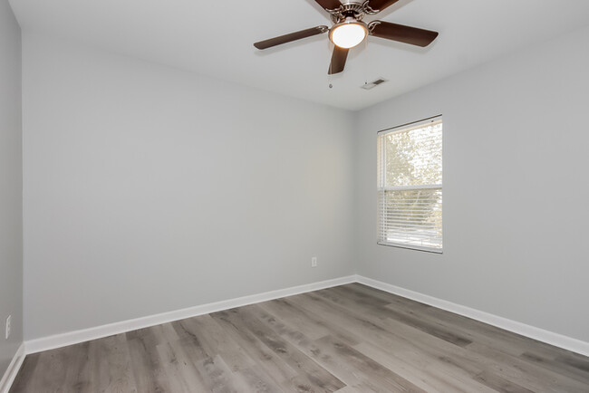 Building Photo - Spacious 2-Story Home in Charlotte