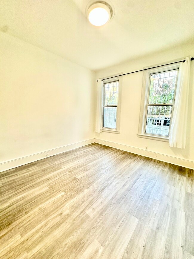 Building Photo - 356 Liberty Ave