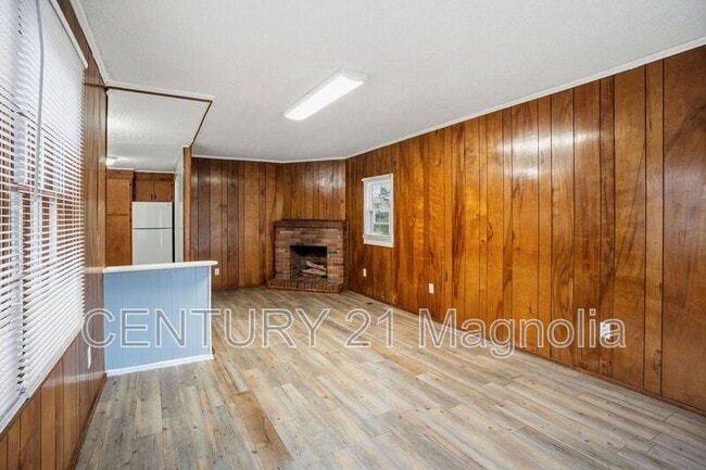 Building Photo - 934 Bluebird Rd