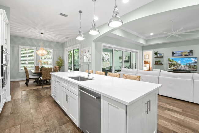 Building Photo - 2532 SE Jason Pl