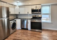 Building Photo - 1112 W 18th St