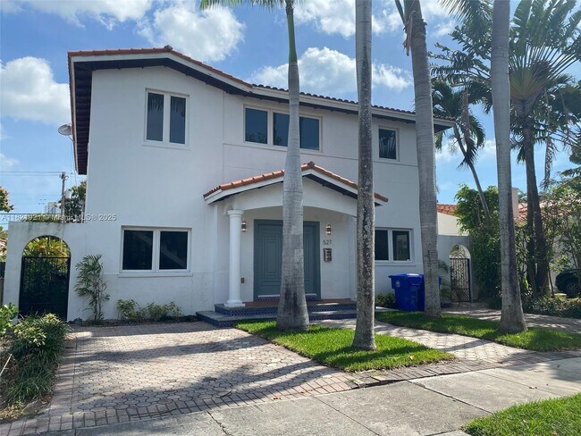 Primary Photo - 527 SW 20th Rd