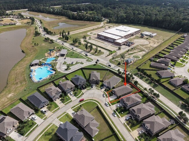 Building Photo - 15250 White Moss Dr
