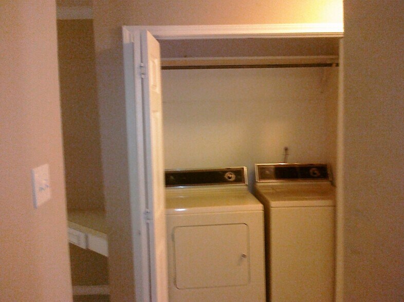 Building Photo - 4304 Segura Ct N