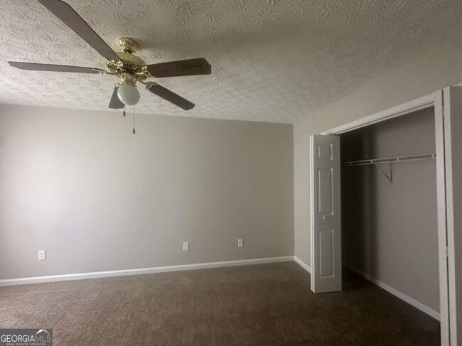 Building Photo - 6110 Flagstaf Walk