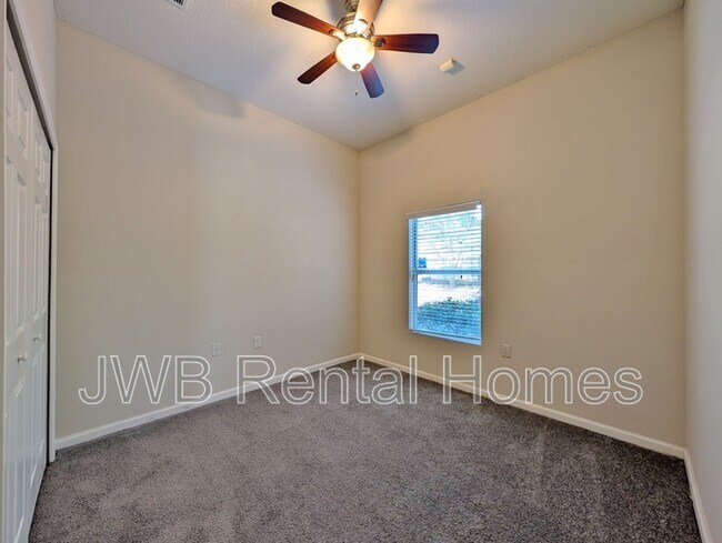 Building Photo - 5050 Playpen Dr