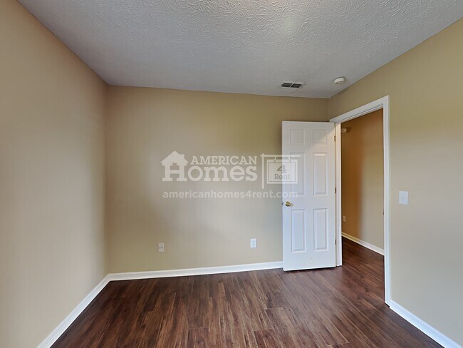 Building Photo - 720 Burr Oak Drive