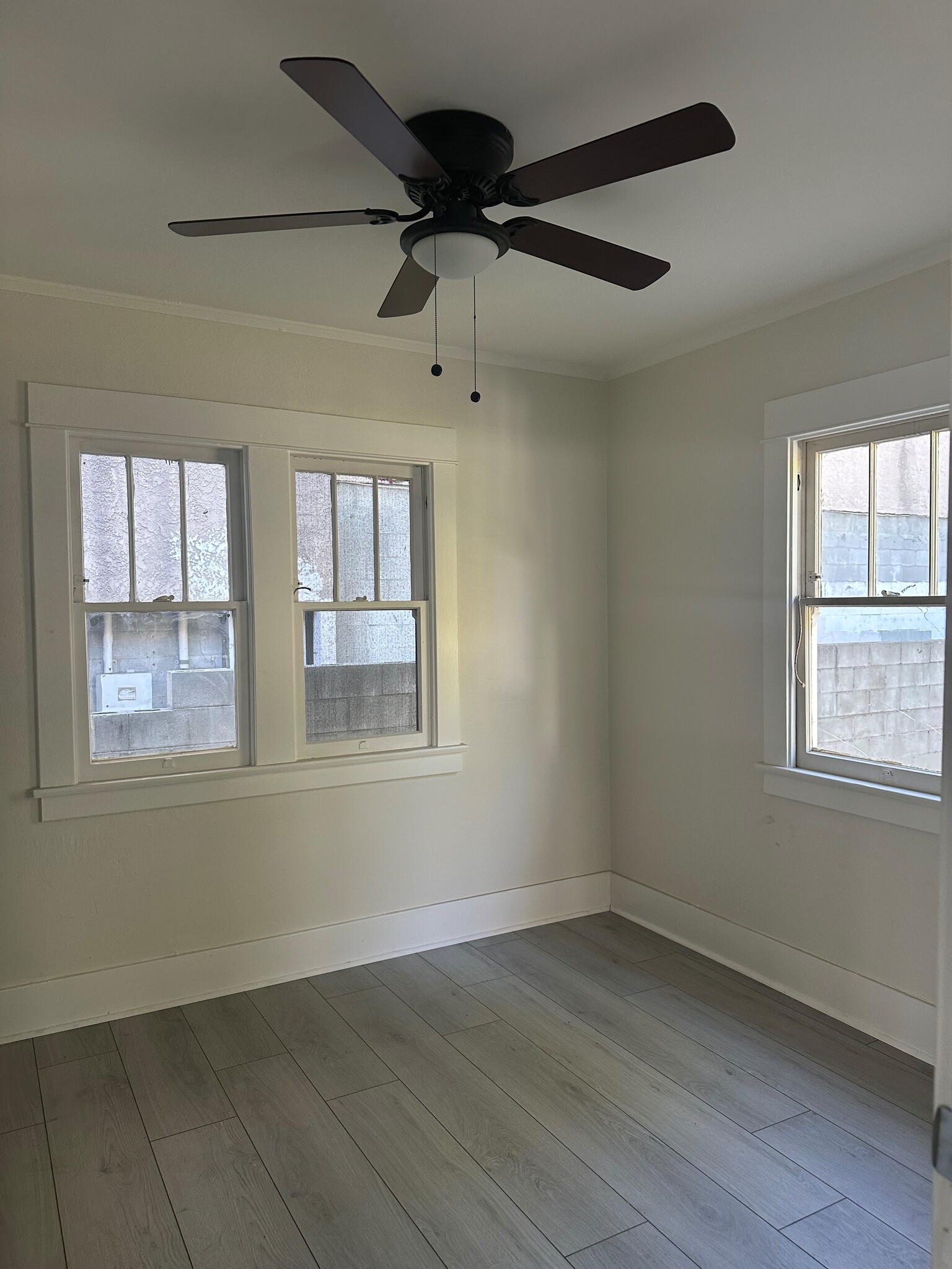 Building Photo - 205 W Palmer Ave