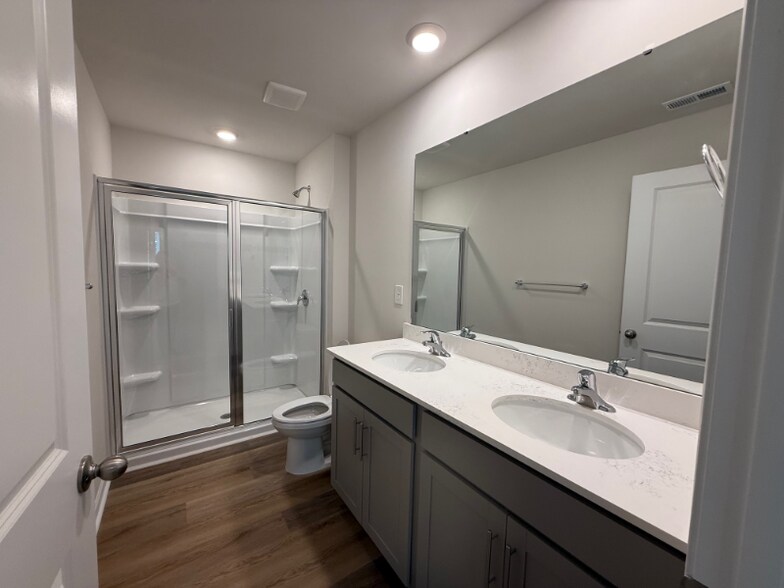 Building Photo - 5106 Hyrule Dr