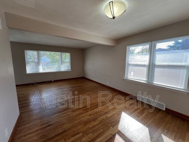 Building Photo - 1509 Collins Ave