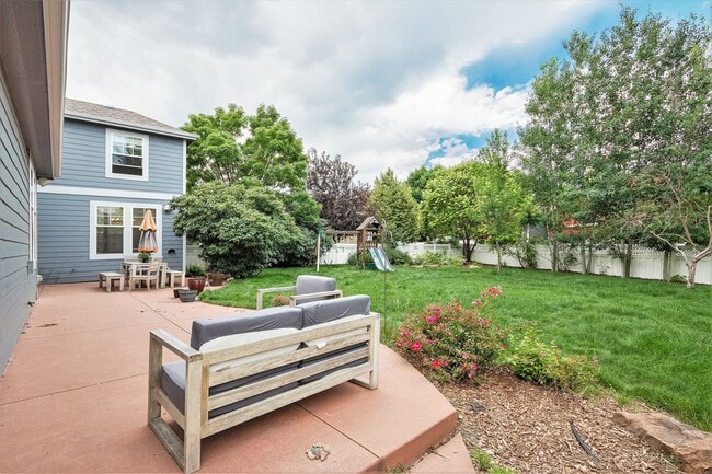 Building Photo - Welcome to this beautifully maintained 4-bedroom, 4-bath home with a dedicated office space