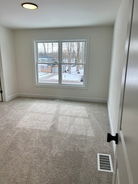 Building Photo - 6066 New Taylor Rd