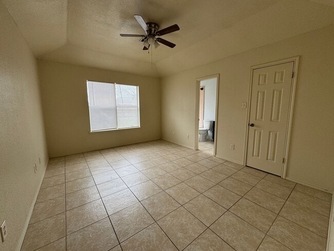 Building Photo - 110 James Loop