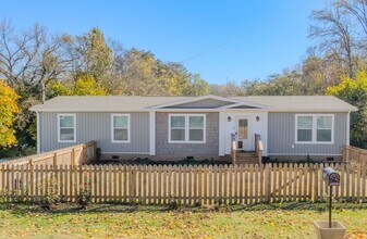 Building Photo - Knoxville 37920 - 3 bedroom 2 bath - call ...