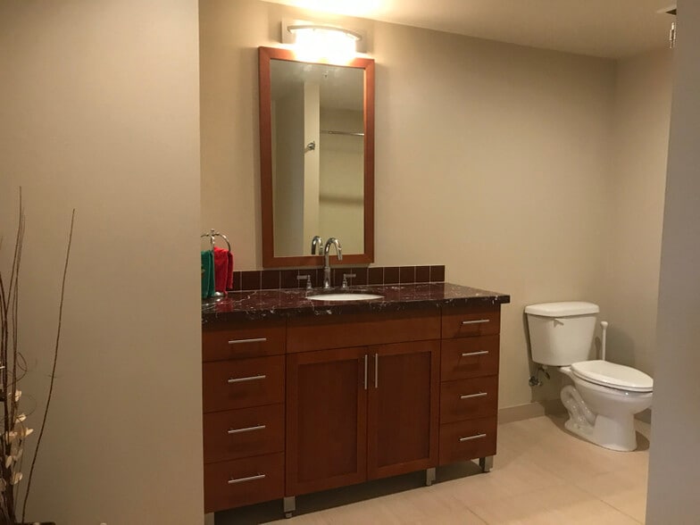 Building Photo - 1515 Dock St