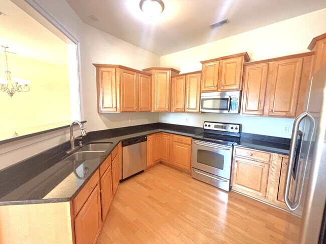 Building Photo - 2 bedroom/2 bathroom- Bennington on the Park