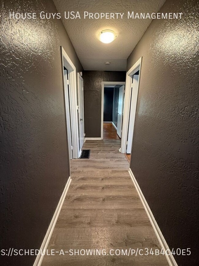 Building Photo - 4610 Linwood Blvd