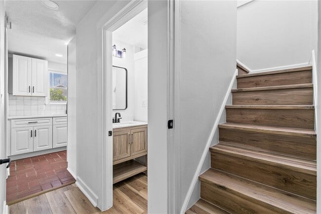 Building Photo - 1803 E Orange Ave