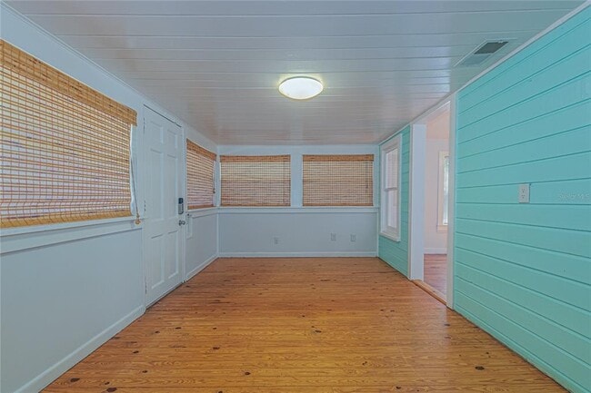 Building Photo - 1120 E Minnesota Ave