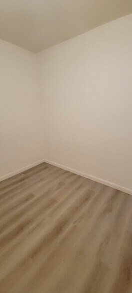 Building Photo - 5920 Streamview Dr