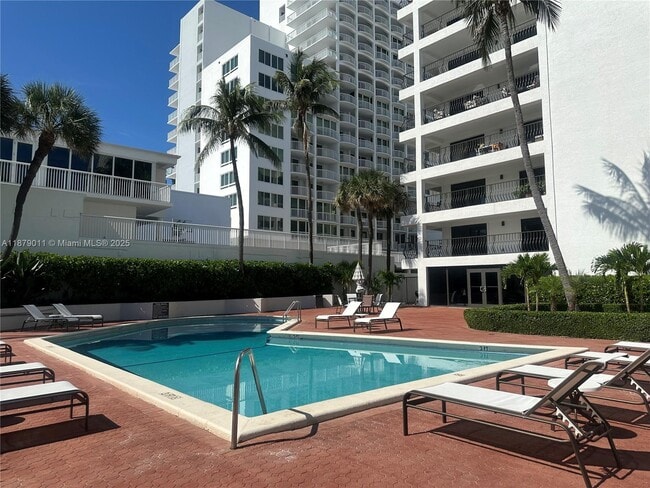 Building Photo - 5415 Collins Ave