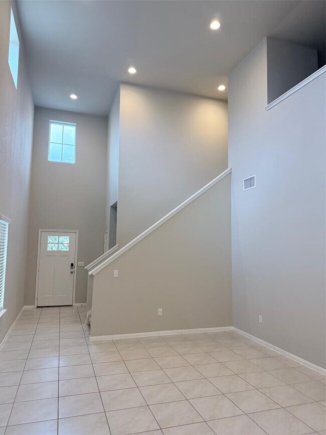 Building Photo - 13813 Geelong Dr