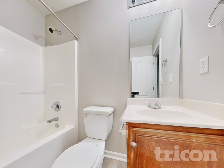 Building Photo - 6884 White Walnut Way