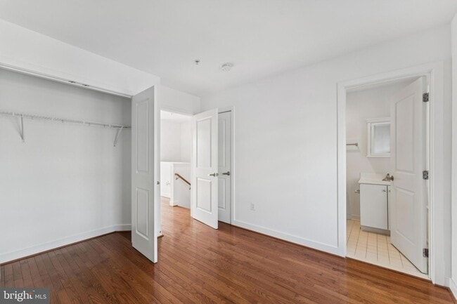 Building Photo - 4410 Longfellow St