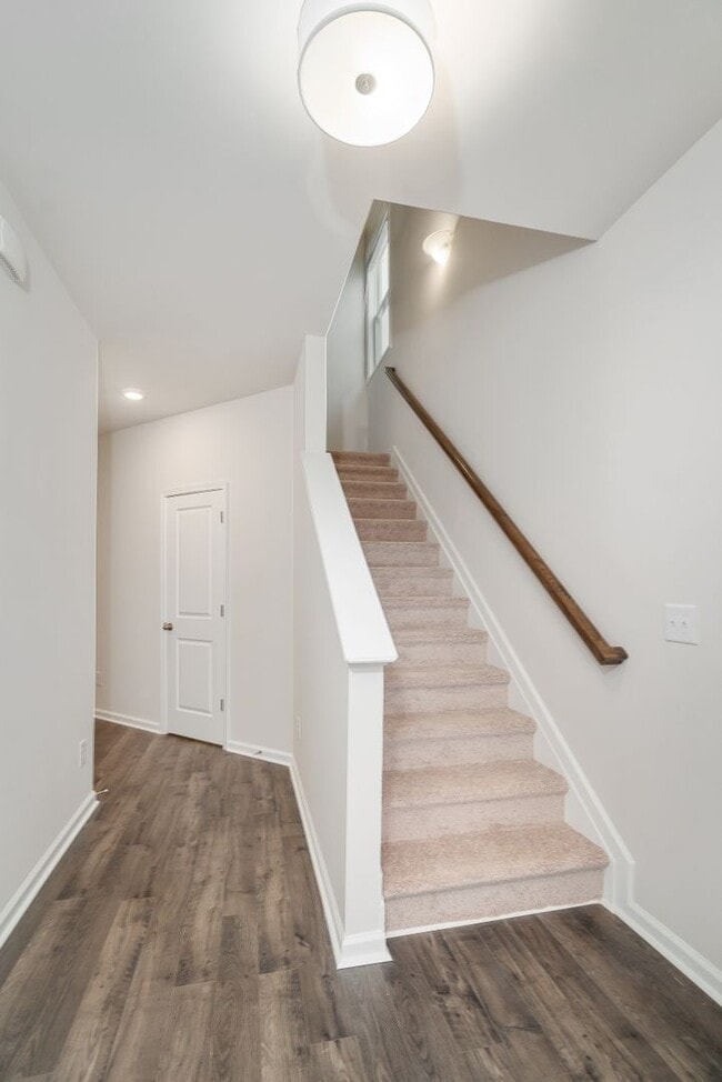 Building Photo - 618 Count Fleet Ct