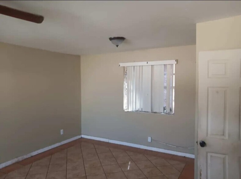 Building Photo - 2136 Collins Ct